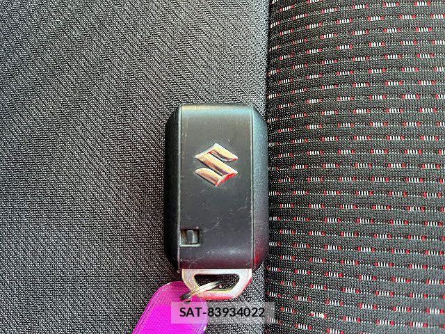 Suzuki SWIFT 2018-04 7252499-25