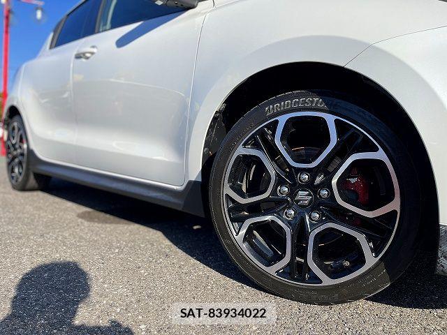 Suzuki SWIFT 2018-04 7252499-26