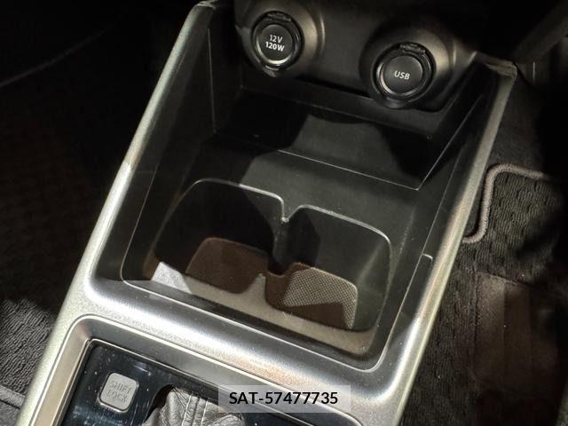 Suzuki SWIFT 2017-09 7252497-25