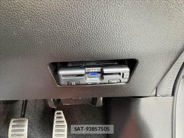 Suzuki SWIFT 2021-02 7273058-6