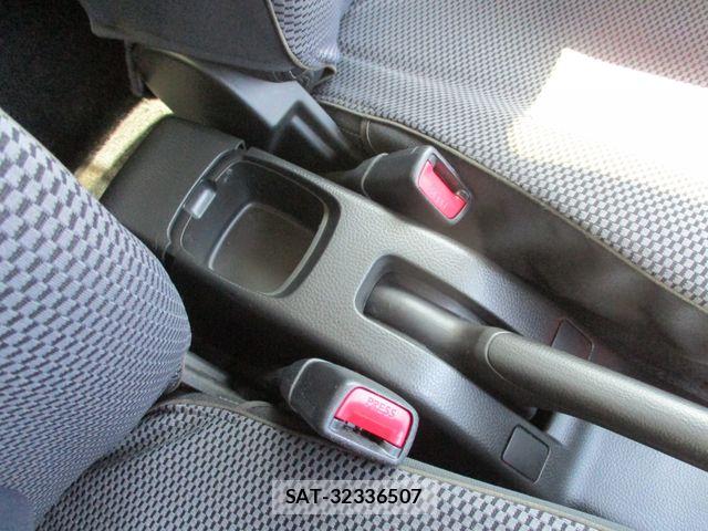 Suzuki SWIFT 2016-10 7330445-17