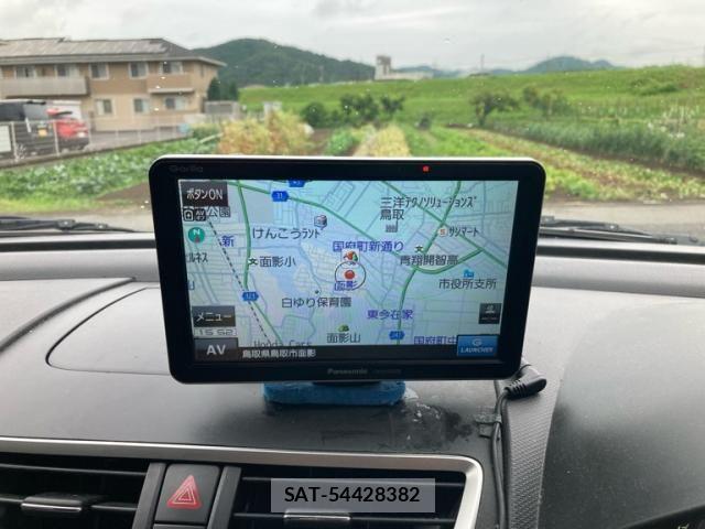 Suzuki SWIFT 2013-12 7394393-23
