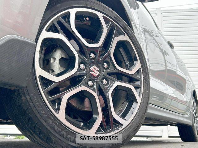 Suzuki SWIFT 2019-01 7394366-13