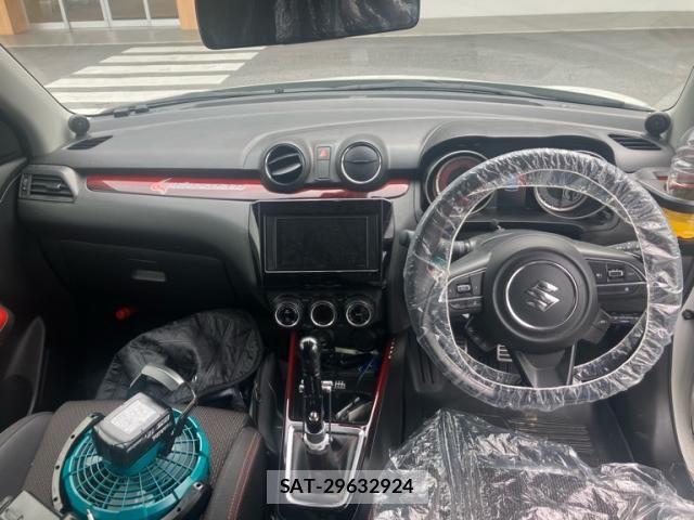 Suzuki SWIFT 2024-04 7394362-20