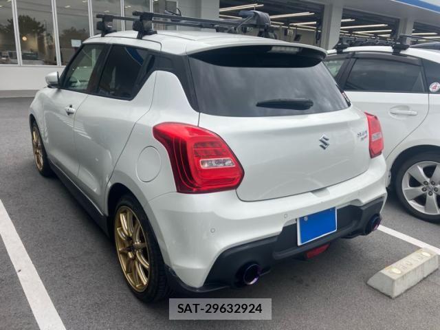Suzuki SWIFT 2024-04 7394362-3