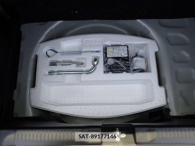 Suzuki SWIFT 2021-11 7394374-16