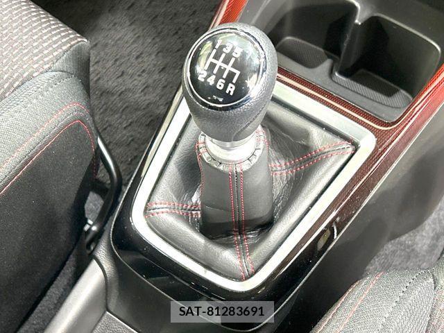 Suzuki SWIFT 2018-03 7394364-2