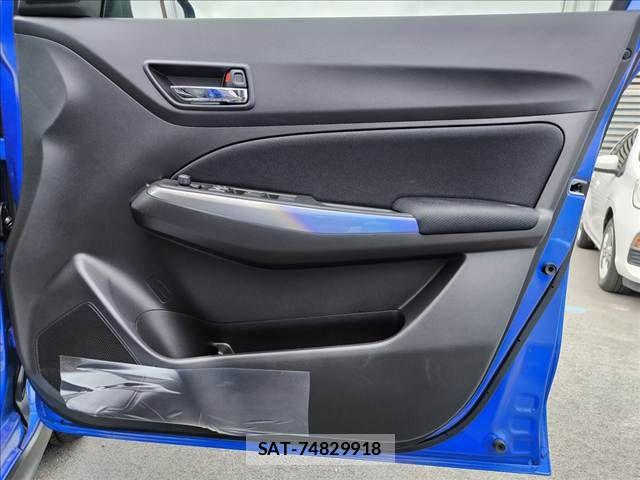 Suzuki SWIFT 2025-11 7394357-18