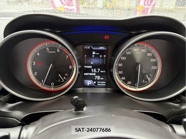 Suzuki SWIFT 2022-03 7458219-9