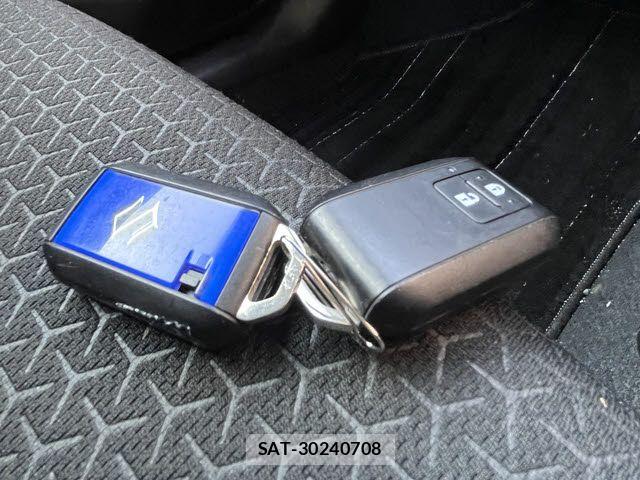 Suzuki SWIFT 2019-04 7458217-25