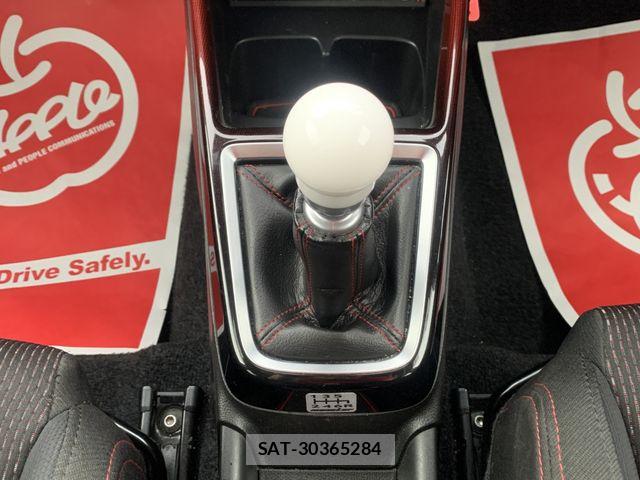 Suzuki SWIFT 2019-10 7458216-15