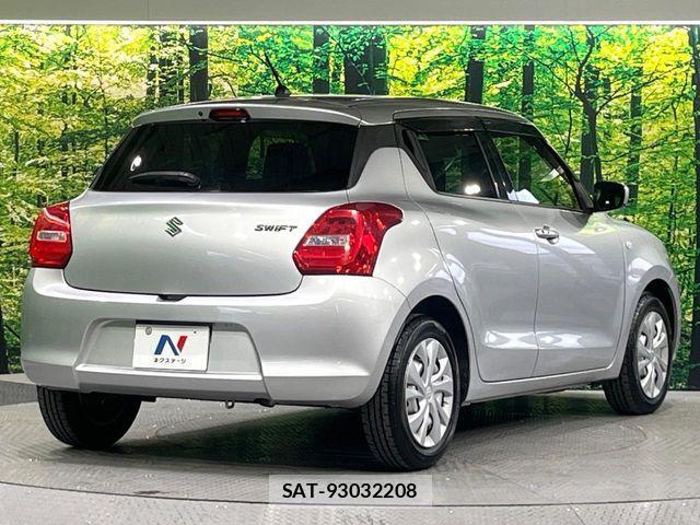 Suzuki SWIFT 2018-03 7458221-16