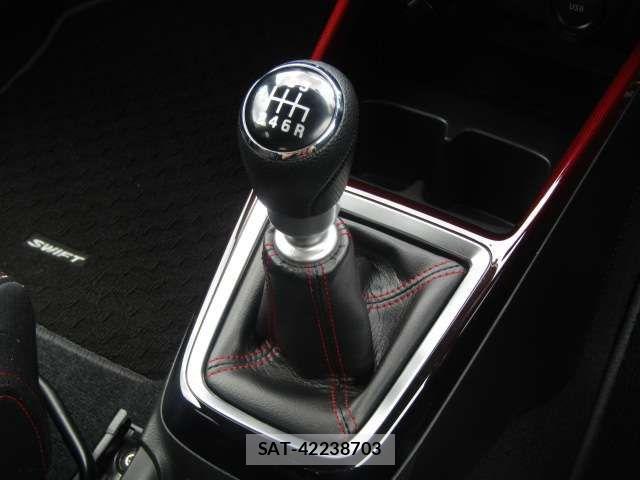 Suzuki SWIFT 2018-01 7458212-3
