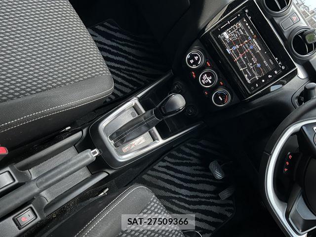 Suzuki SWIFT 2017-01 7503137-14