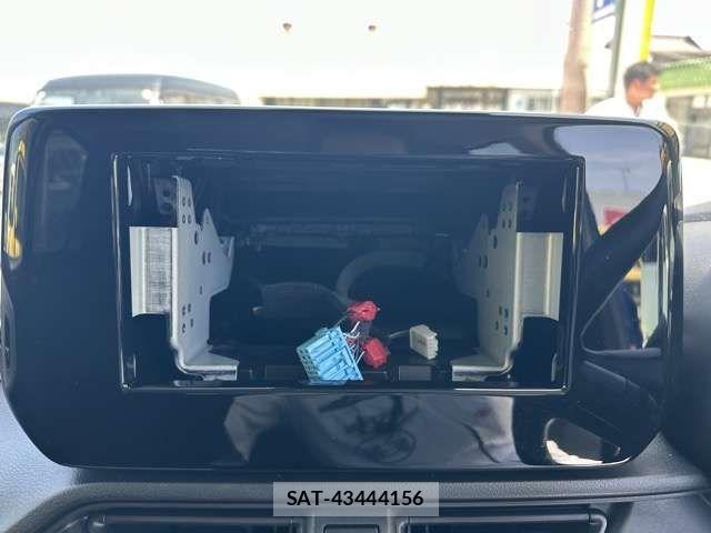 Suzuki SWIFT 2024-08 7620558-16