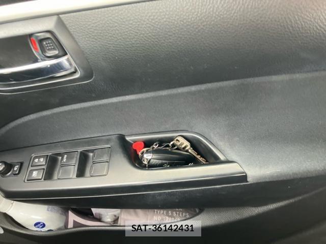 Suzuki SWIFT 2012-02 7620577-13