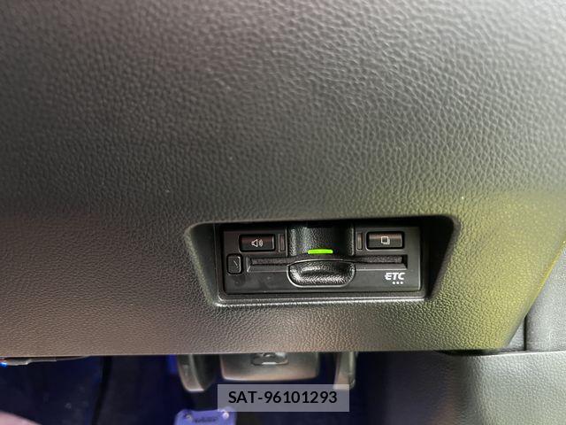 Suzuki SWIFT 2022-10 7620548-26
