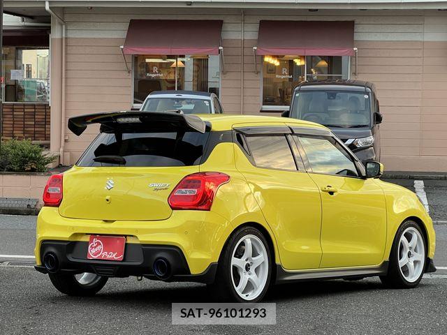 Suzuki SWIFT 2022-10 7620548-2