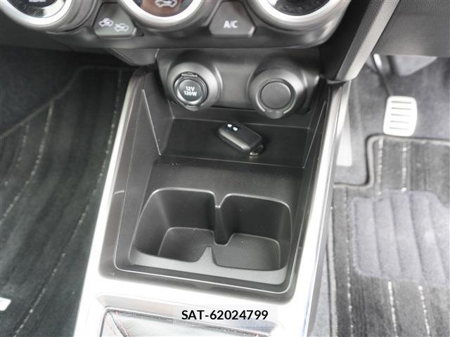 Suzuki SWIFT 2025-03 7620525-7