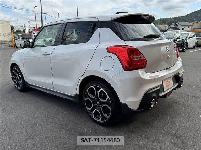 Suzuki SWIFT 2021-04 7620541-12