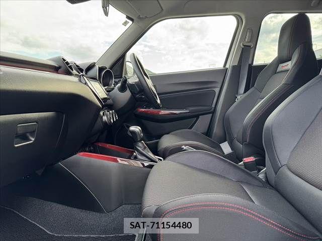 Suzuki SWIFT 2021-04 7620541-17