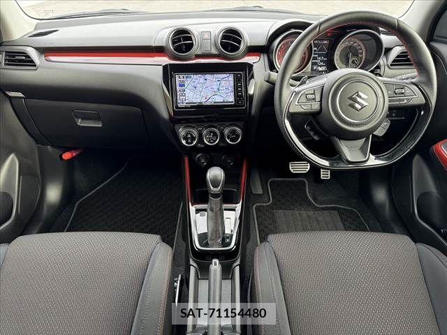 Suzuki SWIFT 2021-04 7620541-1