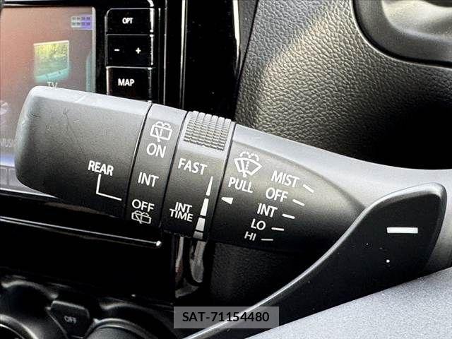 Suzuki SWIFT 2021-04 7620541-27