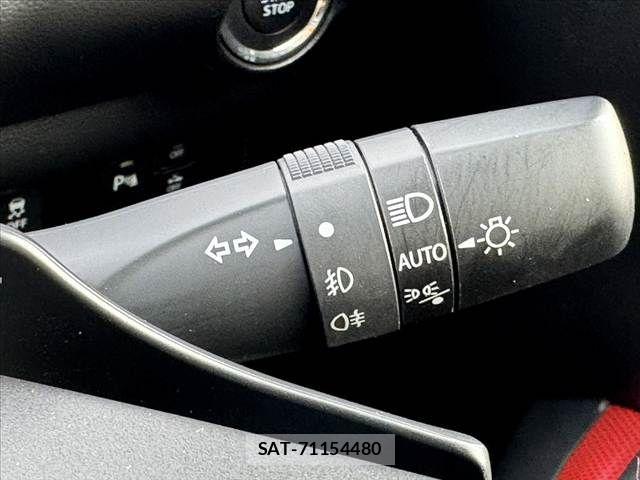 Suzuki SWIFT 2021-04 7620541-28