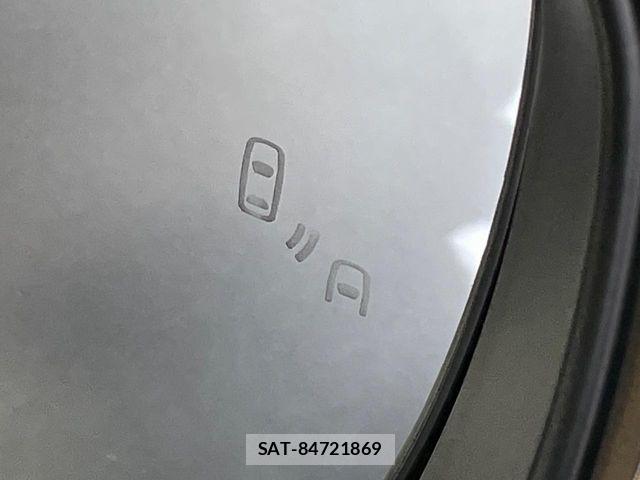 Suzuki SWIFT 2023-02 7620539-3