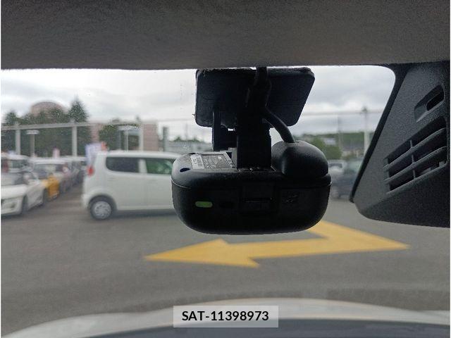Suzuki SWIFT 2019-06 7729456-26