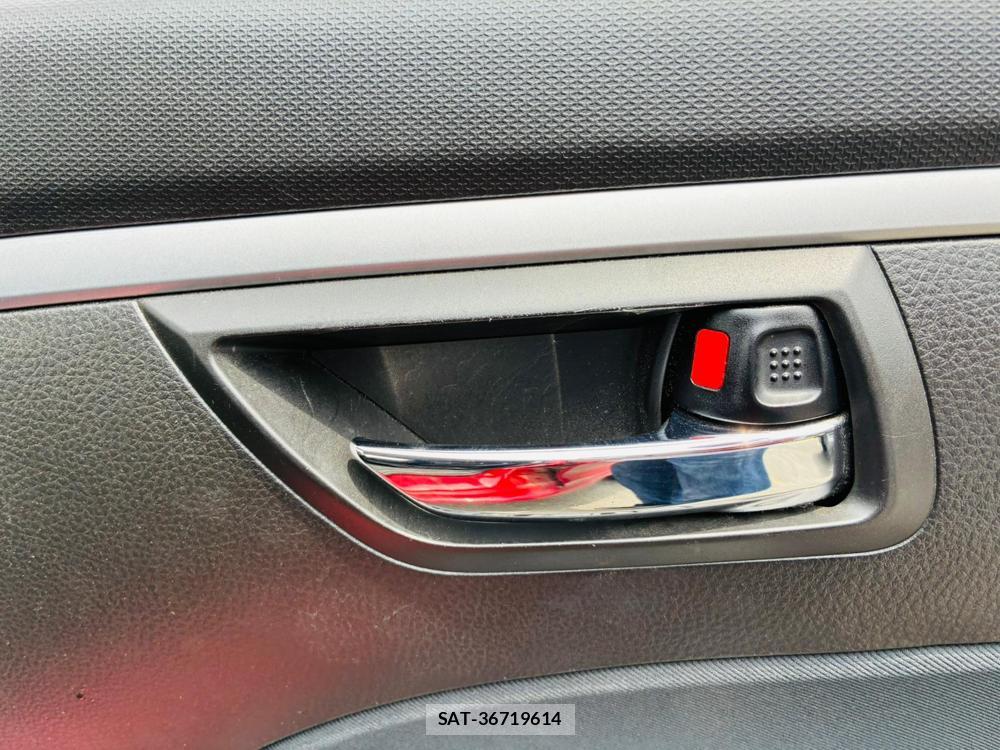 Suzuki SWIFT 2015-06 7330458-20