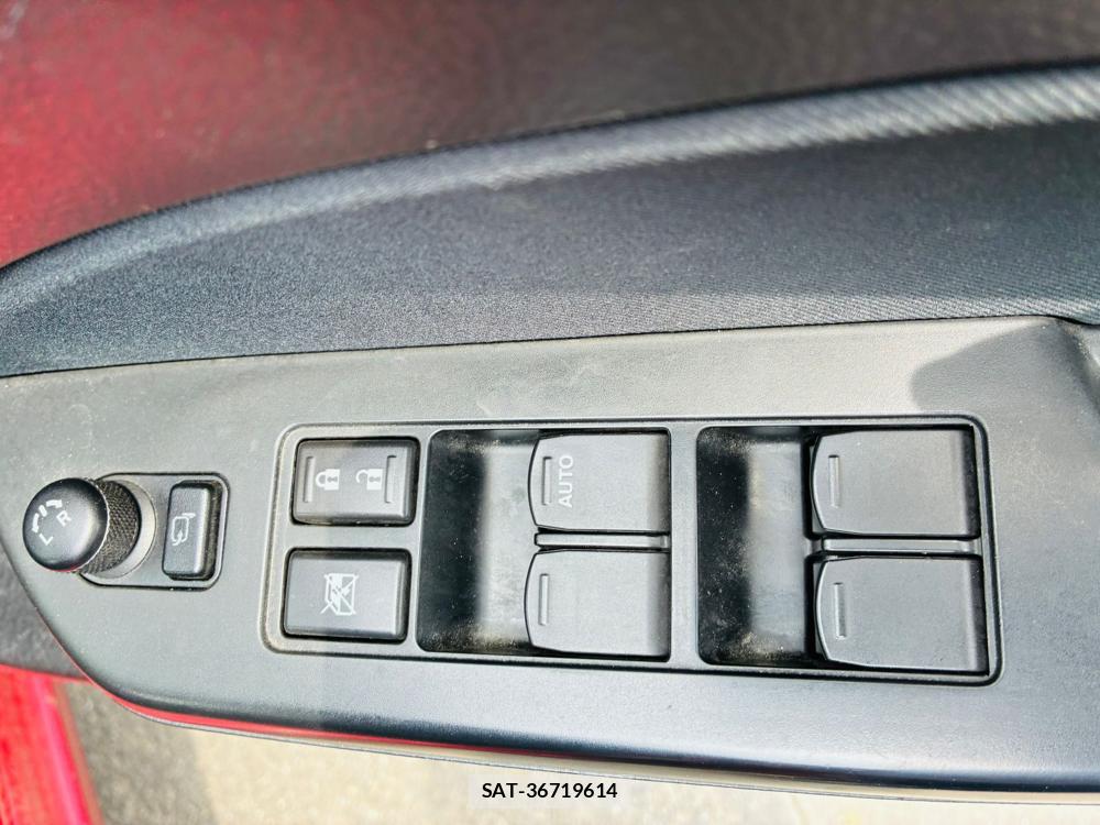 Suzuki SWIFT 2015-06 7330458-21