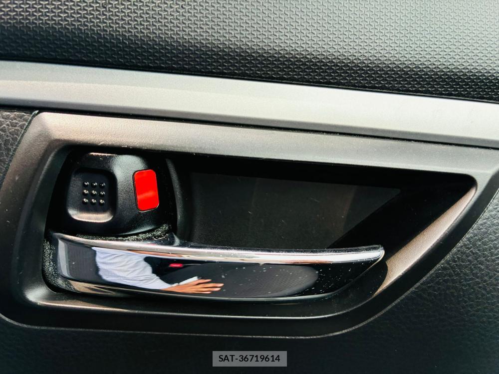 Suzuki SWIFT 2015-06 7330458-22
