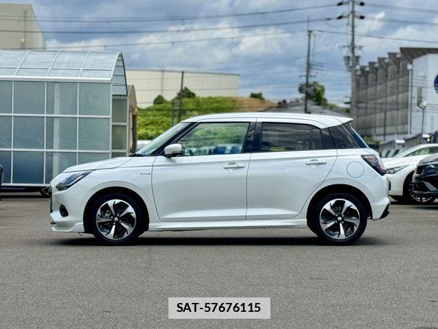 Suzuki SWIFT 2024-10 7729446-26