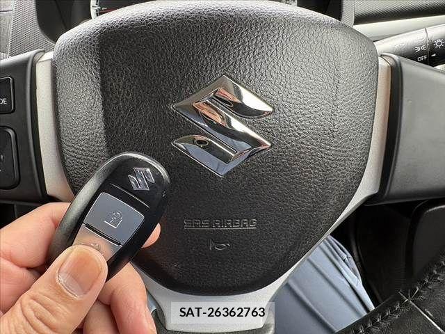Suzuki SWIFT 2014-03 7729479-25