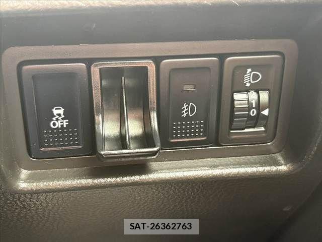Suzuki SWIFT 2014-03 7729479-28