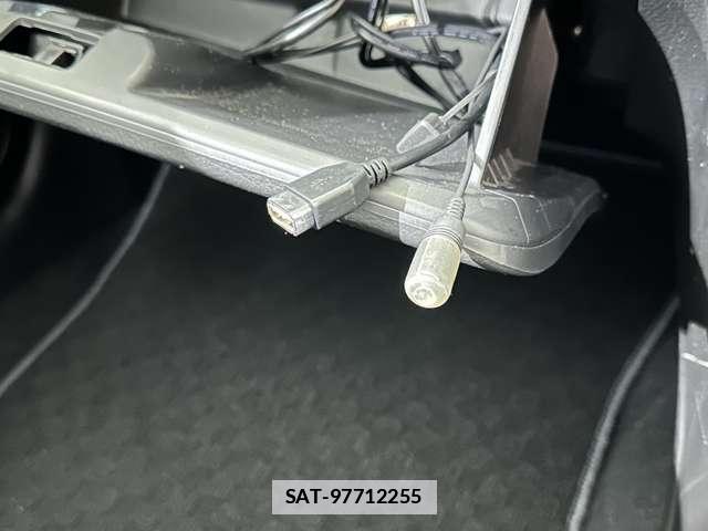 Suzuki SWIFT 2015-07 7729475-26