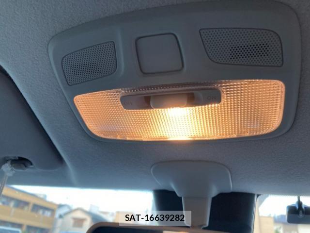 Suzuki SWIFT 2022-06 7789614-17