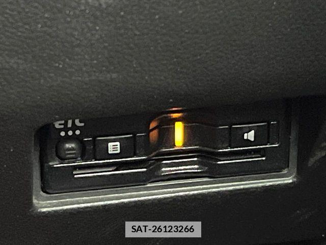 Suzuki SWIFT 2023-12 7789625-6