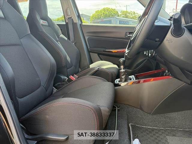 Suzuki SWIFT 2023-08 7879794-15