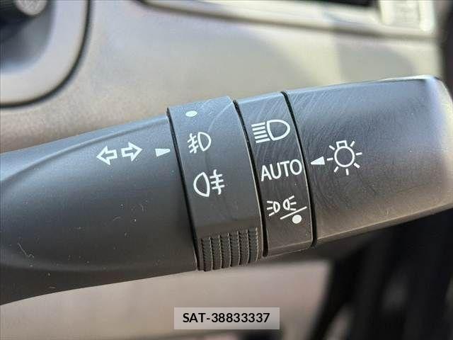 Suzuki SWIFT 2023-08 7879794-23