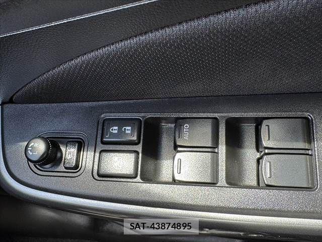 Suzuki SWIFT 2019-09 7879810-21