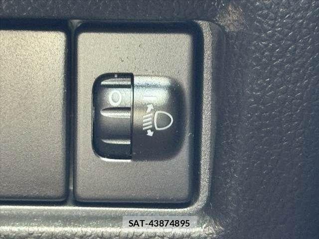 Suzuki SWIFT 2019-09 7879810-24