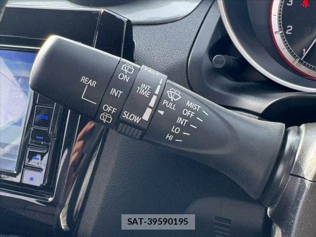 Suzuki SWIFT 2022-03 7879803-23
