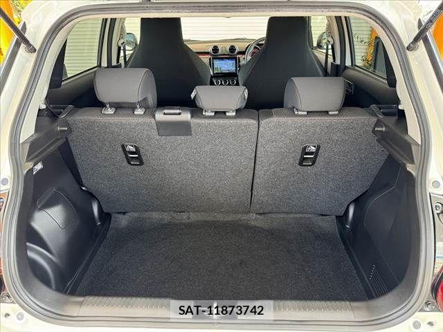 Suzuki SWIFT 2022-10 7879793-22