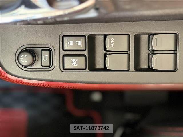 Suzuki SWIFT 2022-10 7879793-28