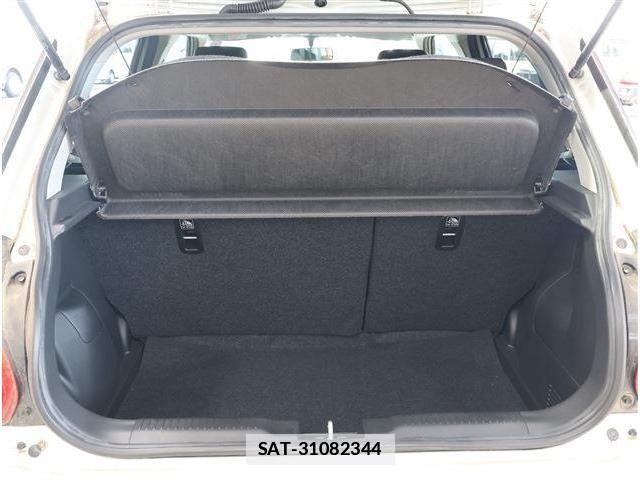 Suzuki SWIFT 2019-03 7903478-16