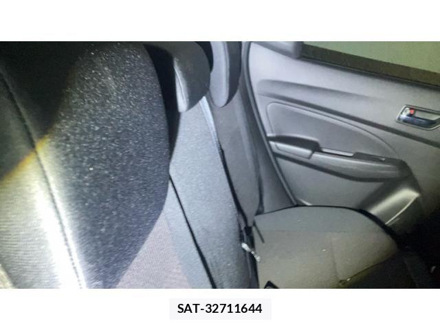 Suzuki SWIFT 2025-10 7963985-25