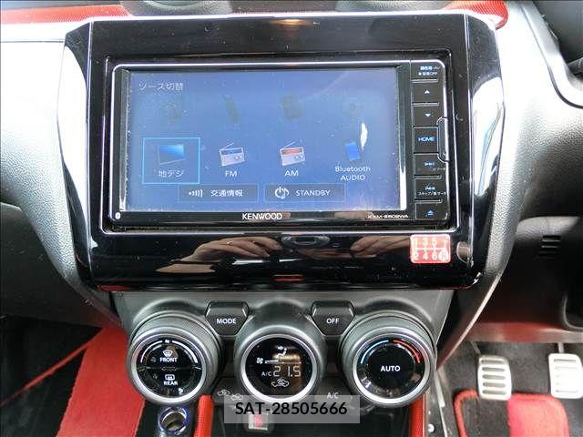 Suzuki SWIFT 2018-02 7963993-10