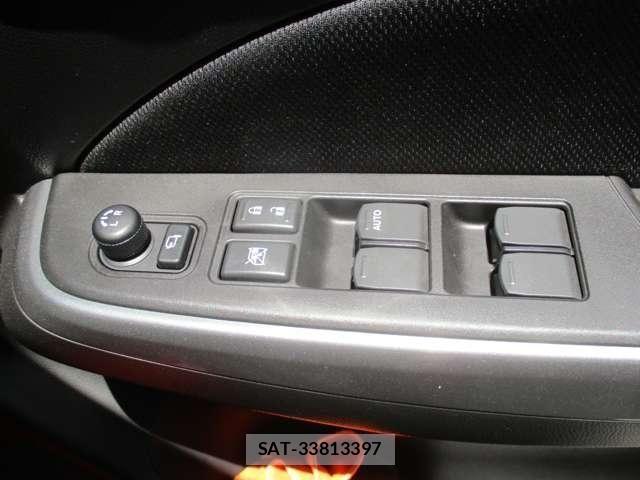 Suzuki SWIFT 2019-03 8038590-27